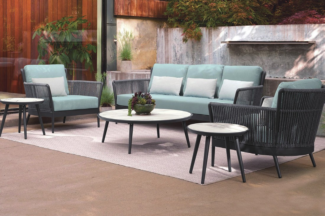 patio lounge set.