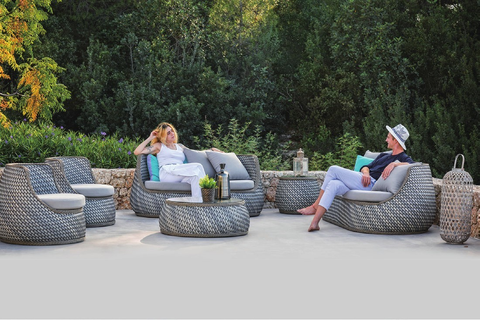 outdoor patio lounge set.