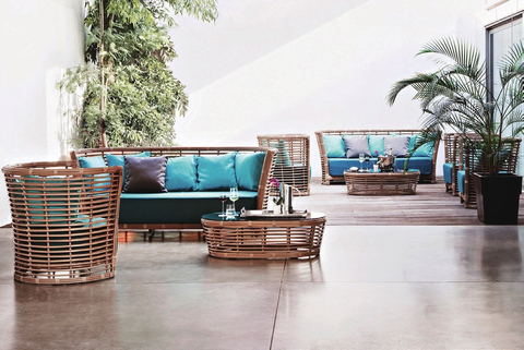 patio furniture set.