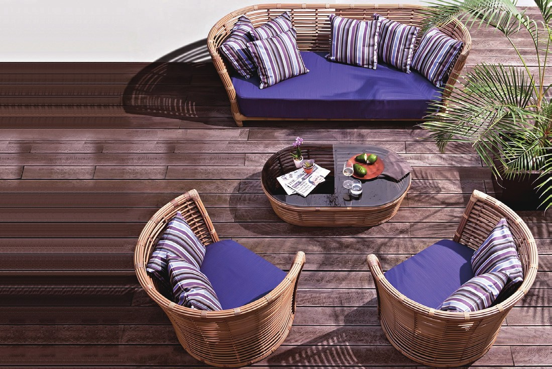 patio furniture set.