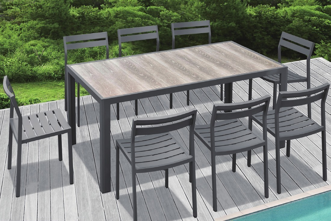 Outdoor 8 seater patio dining set.