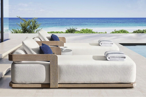outdoor chaise lounge