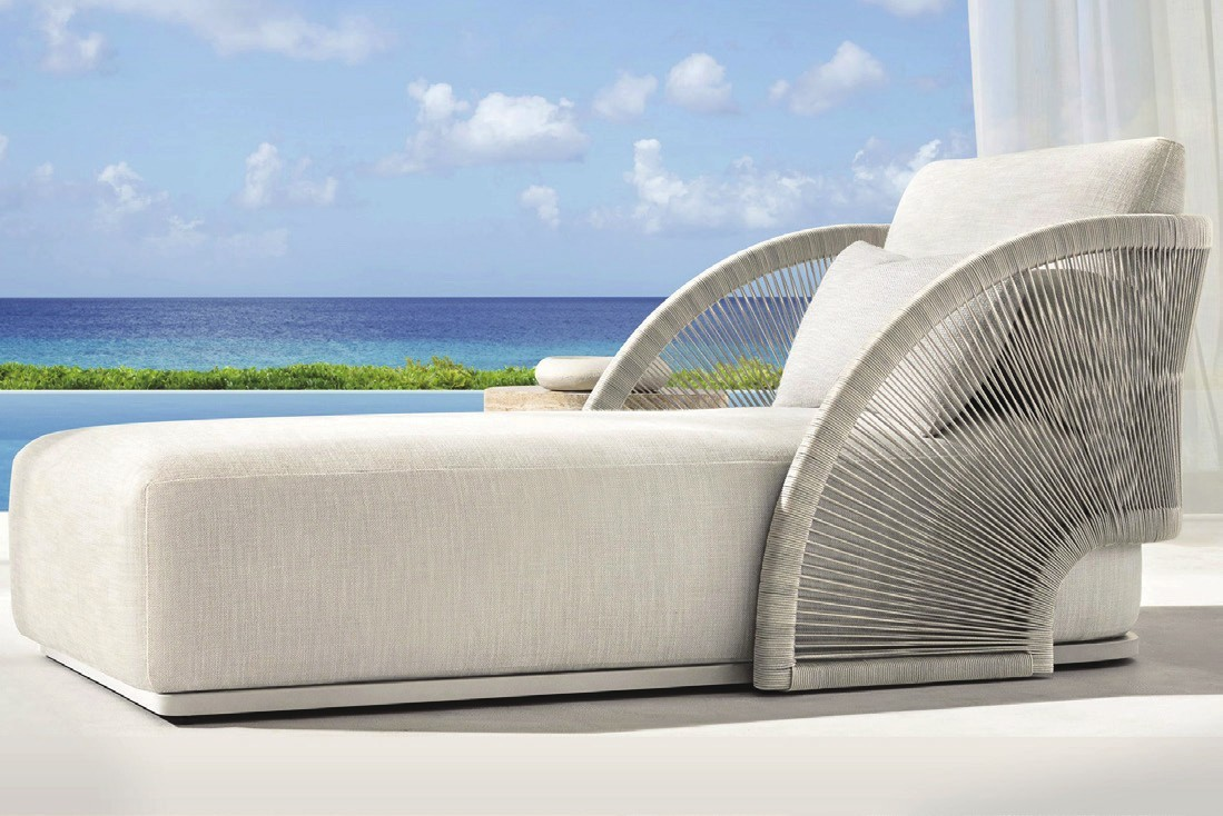 outdoor chaise lounge