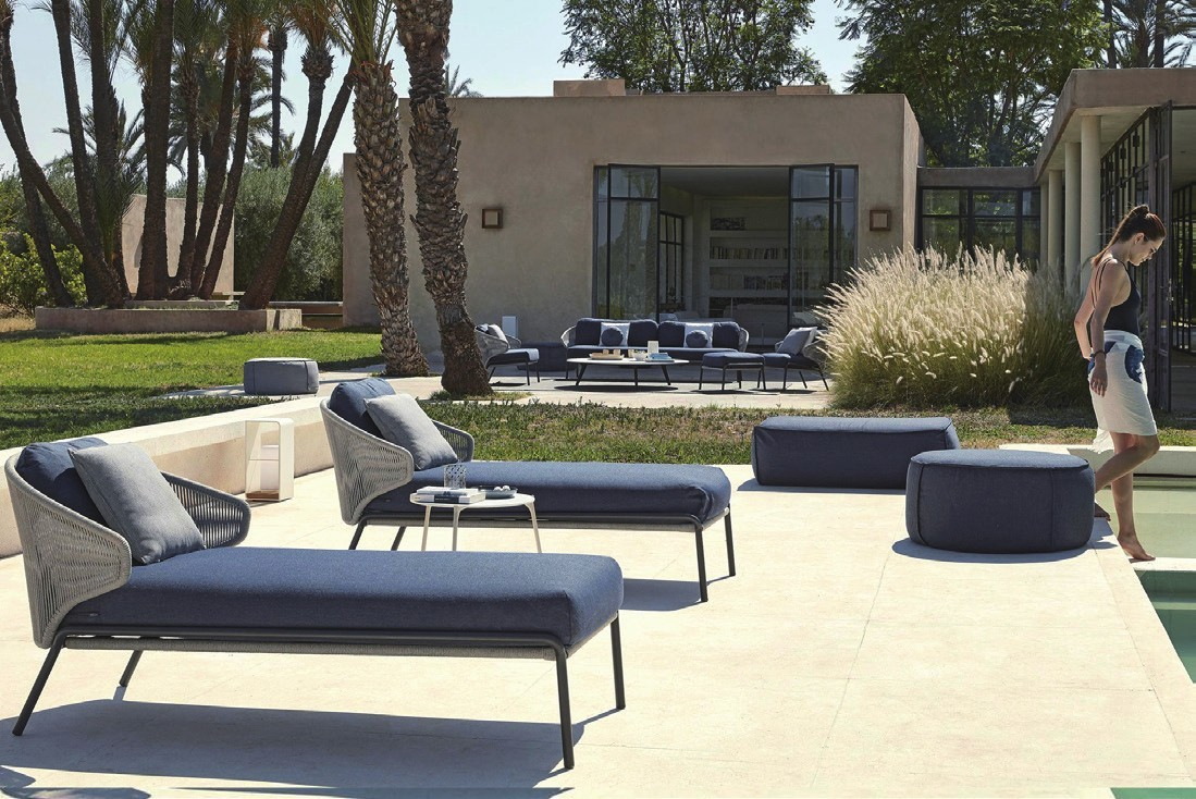 outdoor chaise lounge