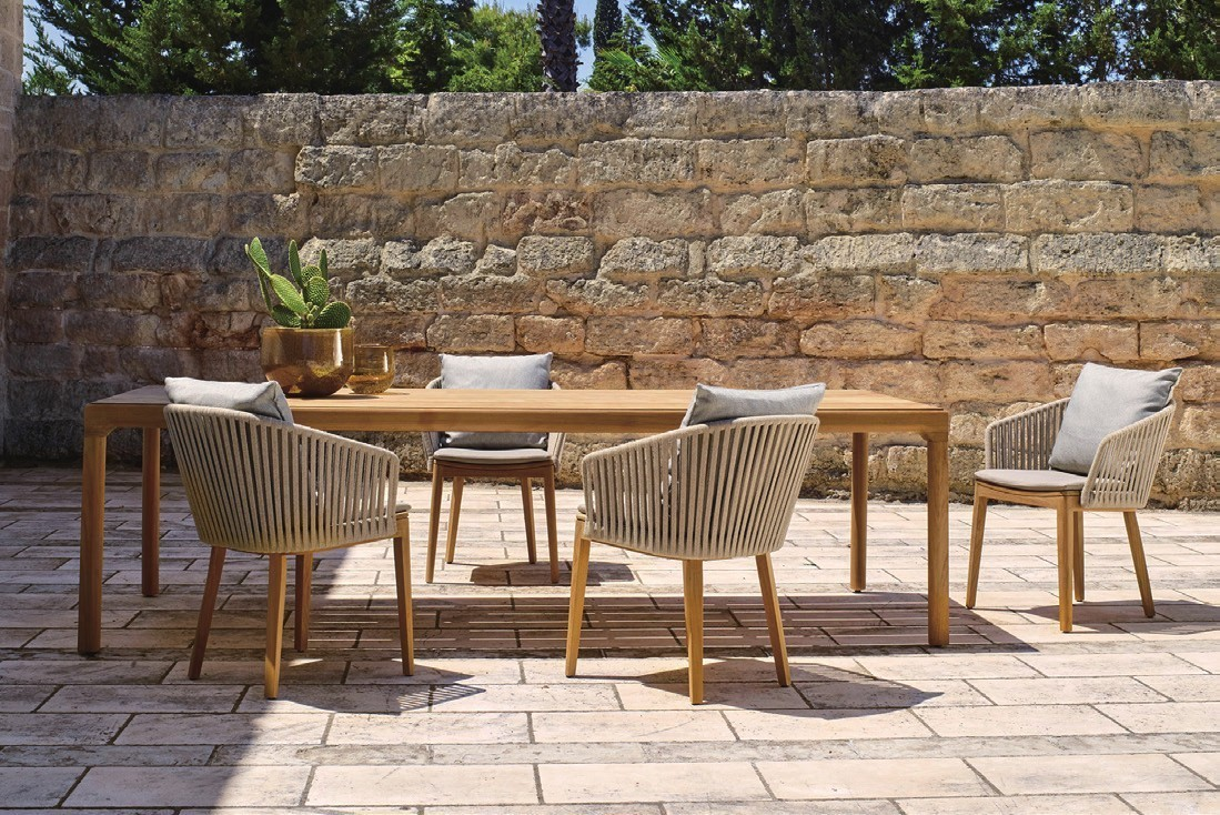 4/8 seater patio dining set