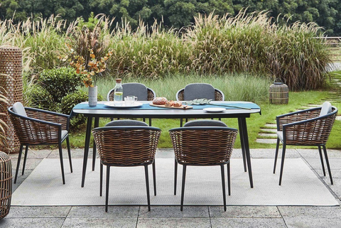6-seater patio dining set.