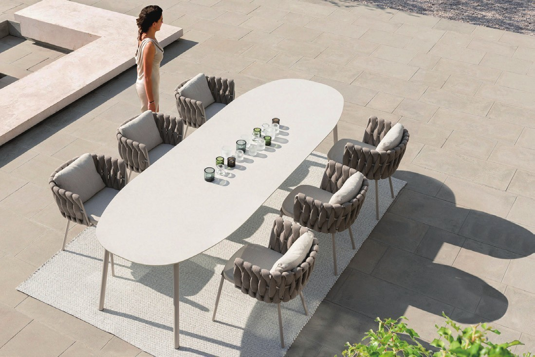 6-seater patio dining set.