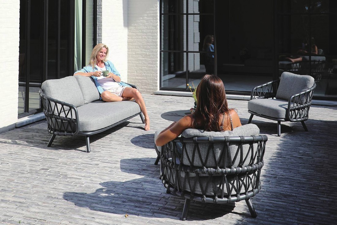 outdoor lounge set