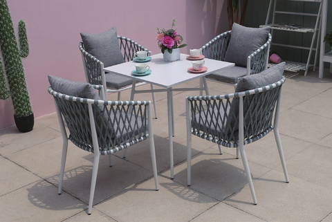 4 seater outdoor dining set