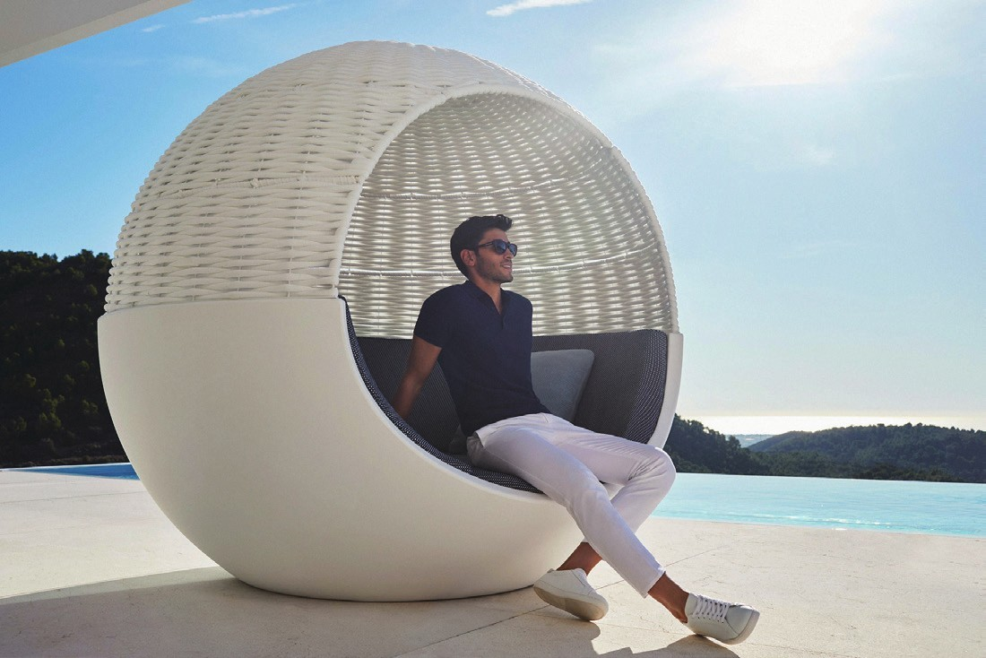 Moon Daybed