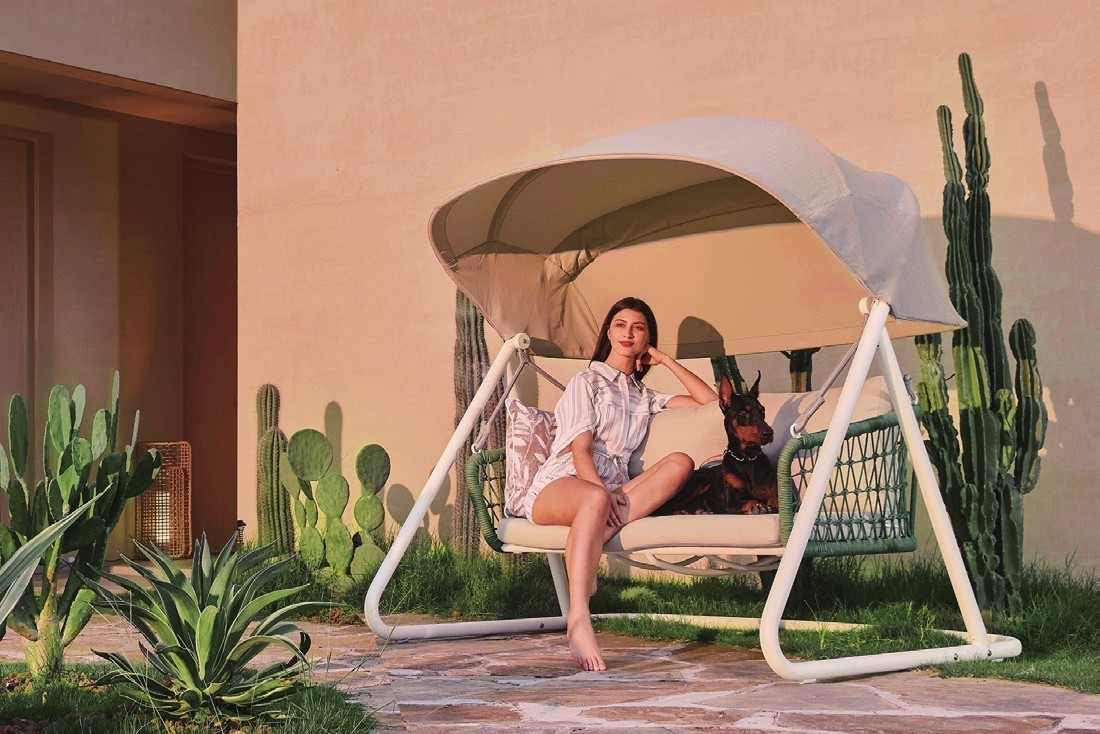 Hanging swing sofa/chair